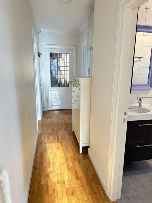 Beautiful 2 Bedroom Apartment Downtown เรคยาวิก ภายนอก รูปภาพ